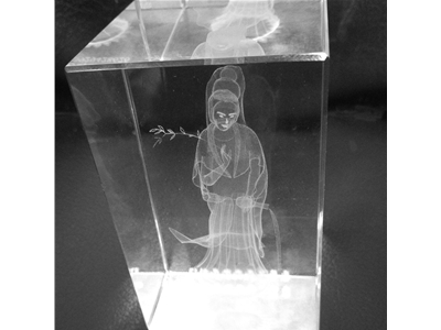 玻璃內雕