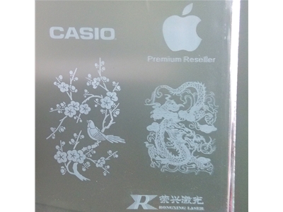 玻璃內雕